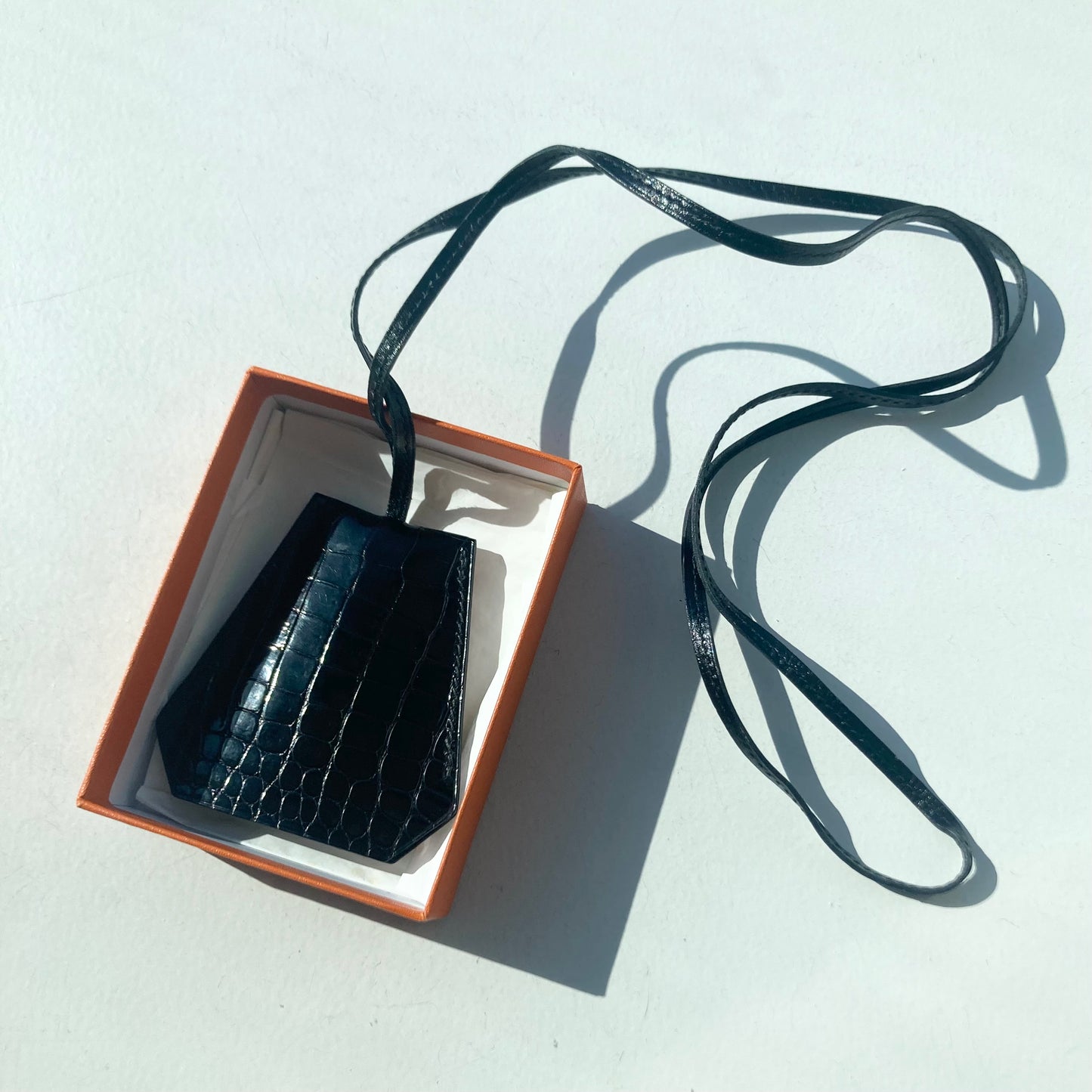Fall2000 Hermès by Martin Margiela crochet Crocodylus porosus leather necklaces BK
