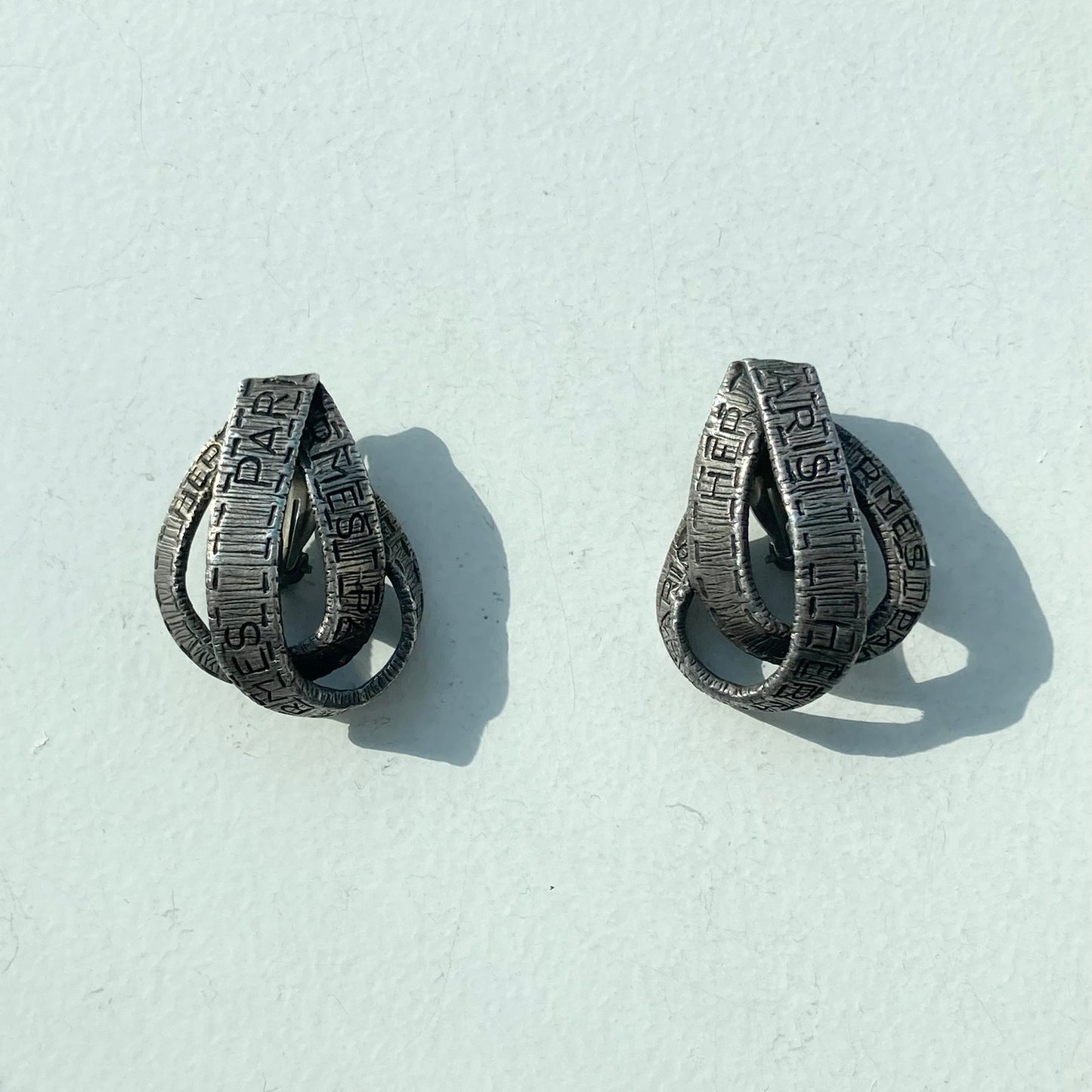 70s Hermès Ribbon motif earring vintage
