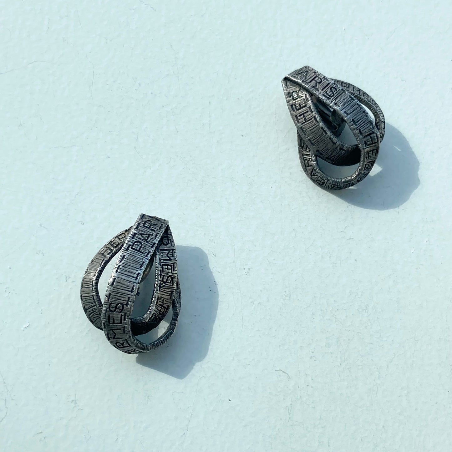 70s Hermès Ribbon motif earring vintage