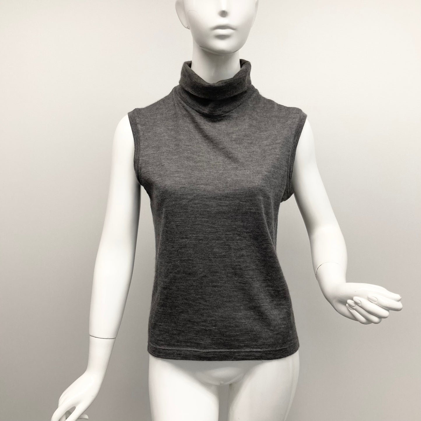 Fall2000 Hermès by Martin Margiela High neck sleeveless knit